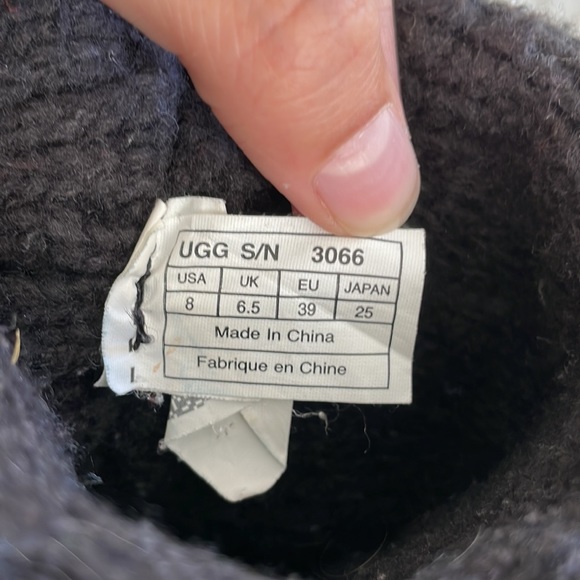 UGG Lattice Cardy Black Boots - Picture 10 of 10